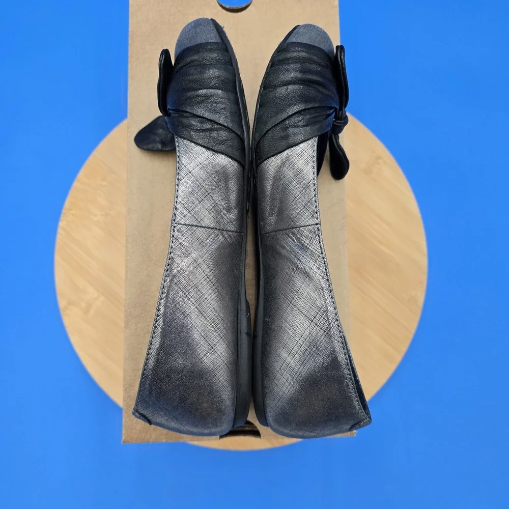 Born Ballet Flats Womens Silver Black Leather Casual Bow Slip On Shoes Sz 7.5M‎